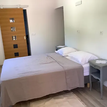 Le Petit Jardin بيت للعطل *