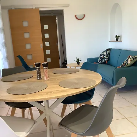 Le Petit Jardin بيت للعطل *