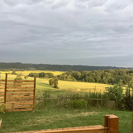 بيت للعطل Le Petit Jardin